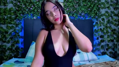 E V E L I N online show from September 25, 8:38 pm