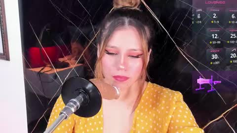 Snapshot of evelin_belen chatting on September 12, 12:29 pm EVELIN online show from September 12, 12:29 pm