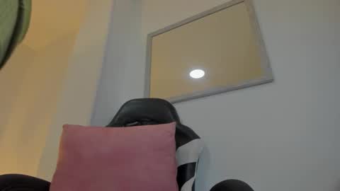 BELLA online show from January 6, 5:28 pm