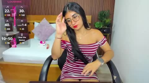 Snapshot of evelin_leroy chatting on February 27, 12:01 pm BELLA online show from February 27, 12:01 pm