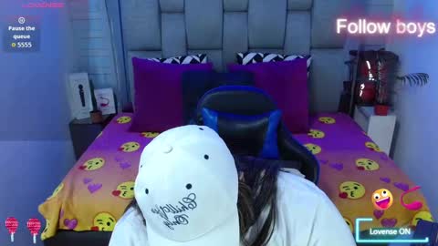 evelin zaens online show from October 31, 6:47 am