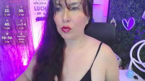 Juliana online show from October 24, 7:25 pm