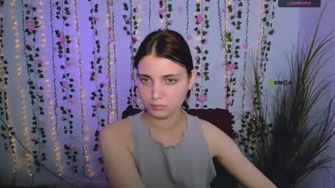 evelyn_muse online show from September 19, 8:01 pm