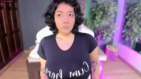  Evelyn  online show from November 5, 10:50 am