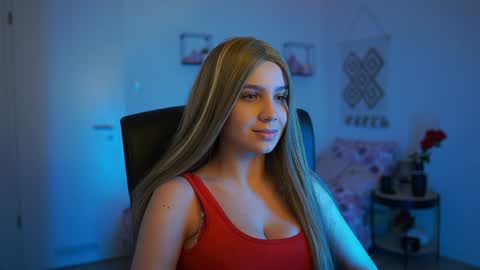 Snapshot of evelyncage_ chatting on January 15, 7:34 pm evelyncage_ online show from January 15, 7:34 pm