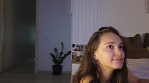 evi_woow online show from September 15, 9:27 pm