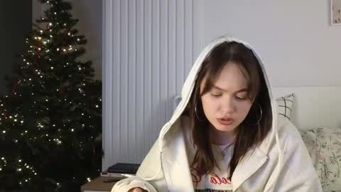 evi_woow online show from December 23, 7:28 am