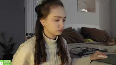 evi_woow online show from October 14, 10:35 pm