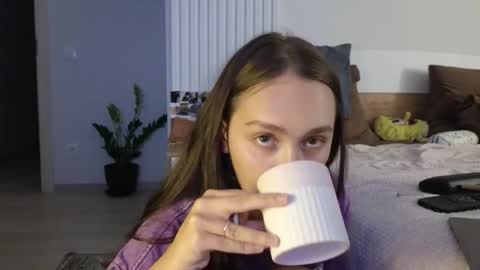 evi_woow online show from September 12, 9:50 pm