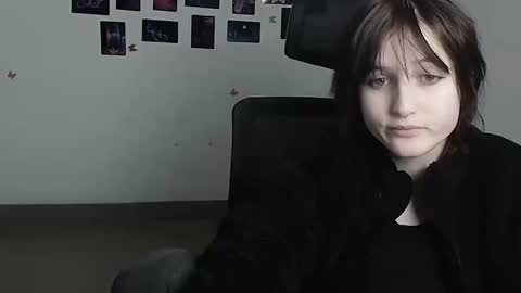 Evie online show from January 14, 1:08 pm