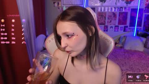 Evie online show from March 15, 1:21 am