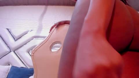 Evonnie online show from April 21, 4:30 am