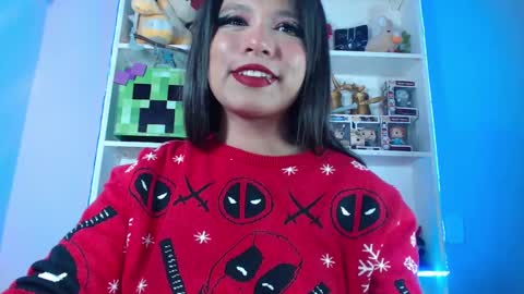 Snapshot of evybubbles_ chatting on December 26, 1:07 am Im Evy online show from December 26, 1:07 am