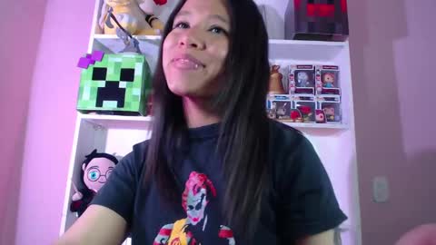 Snapshot of evybubbles_ chatting on September 12, 6:32 pm Im Evy online show from September 12, 6:32 pm