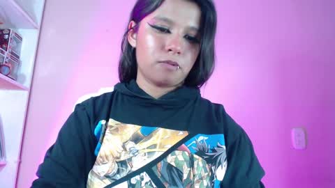 Snapshot of evybubbles_ chatting on January 5, 6:02 am Im Evy online show from January 5, 6:02 am