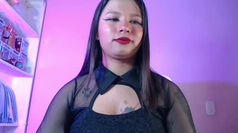 Snapshot of evybubbles_ chatting on January 19, 1:21 am Im Evy online show from January 19, 1:21 am