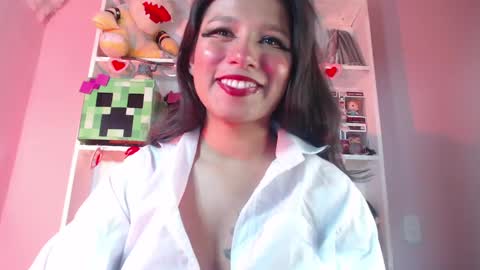 Snapshot of evybubbles_ chatting on February 11, 6:44 pm Im Evy online show from February 11, 6:44 pm