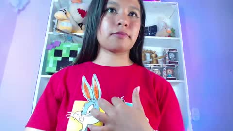 Snapshot of evybubbles_ chatting on December 23, 7:52 pm Im Evy online show from December 23, 7:52 pm