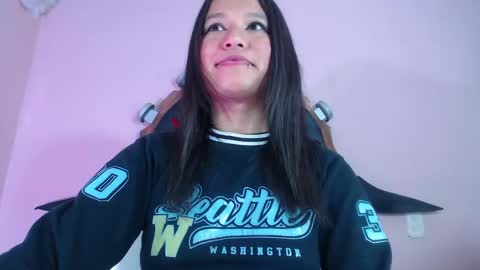 Snapshot of evybubbles_ chatting on September 21, 5:00 am Im Evy online show from September 21, 5:00 am