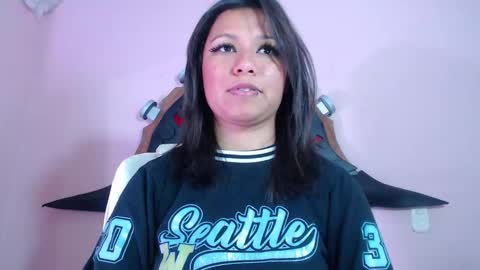 Im Evy online show from November 5, 3:03 pm