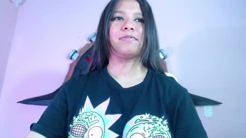Snapshot of evybubbles_ chatting on September 23, 4:56 pm Im Evy online show from September 23, 4:56 pm