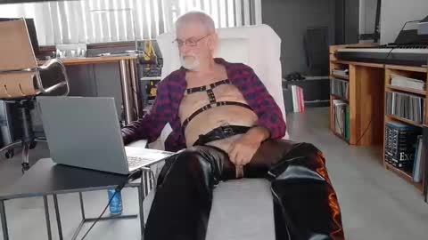 Naaktloper online show from October 26, 2:07 pm