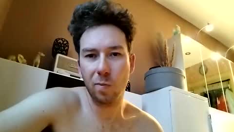 Excuteboy online show from February 18, 4:51 pm