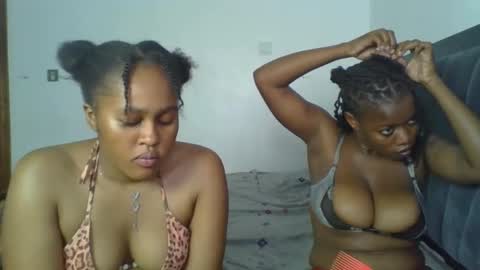exotic_cutiee online show from May 2, 1:33 am