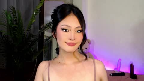 Candy  online show from December 13, 2:49 pm