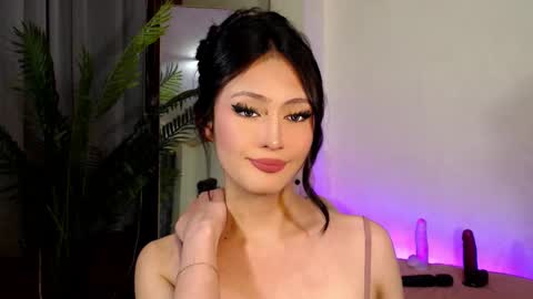 Candy  online show from December 14, 4:30 pm