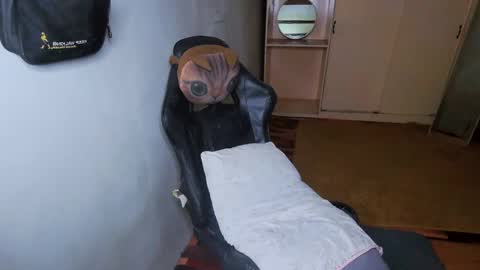 expensive_ruby online show from November 28, 10:33 am