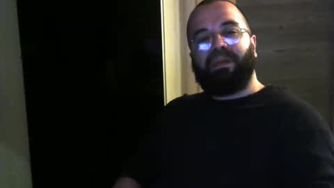 expect online show from December 1, 11:40 pm