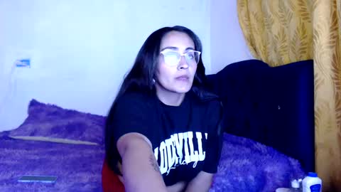 Snapshot of extasis_live chatting on October 10, 2:17 am extasis_live online show from October 10, 2:17 am