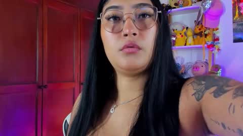 Emily online show from January 14, 8:06 pm