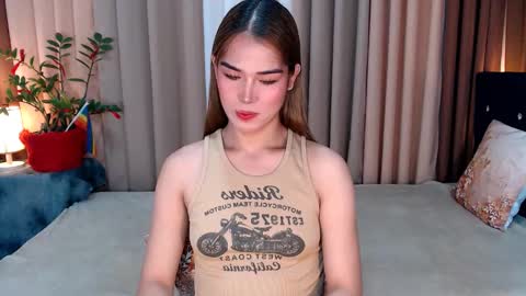 UR SWEET EZRA online show from December 8, 8:09 am