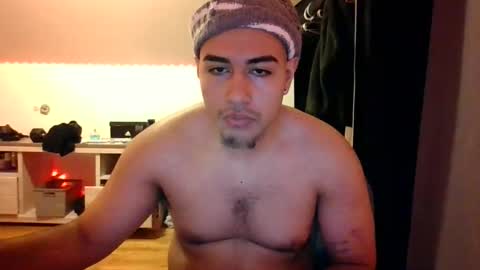 ezzteban935 online show from April 17, 2:14 am