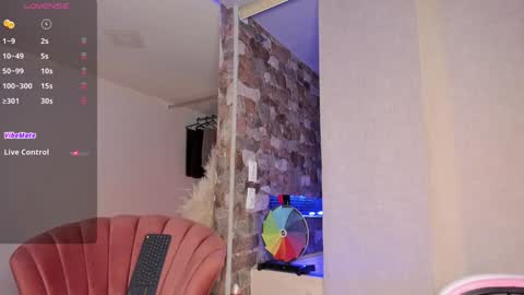 Snapshot of fabianna_laraa chatting on December 4, 7:06 pm Thianna online show from December 4, 7:06 pm