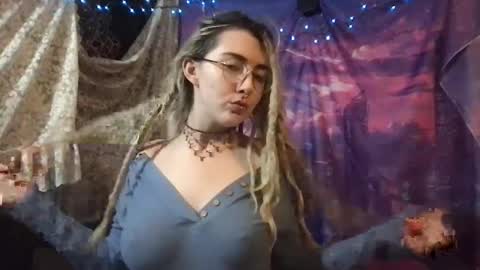 Fae online show from January 2, 9:43 am