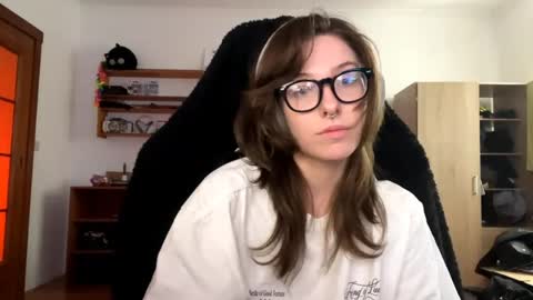 Loly online show from April 17, 2:19 pm