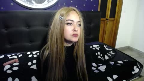 Marie online show from October 22, 5:21 am