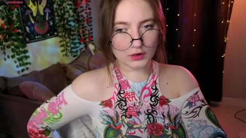 Tara online show from March 29, 9:49 pm