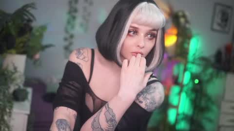 faith_chan online show from April 16, 4:56 am