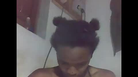 falielyse online show from October 21, 8:08 am