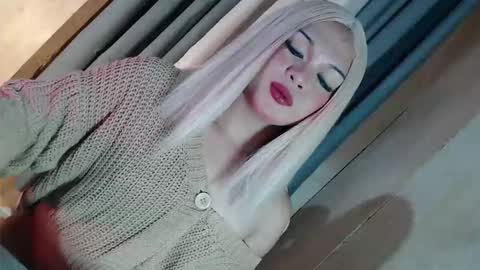 DANIELLA - DONT FORGET TO GIVE ME A THUMBSU UP online show from February 2, 12:19 am