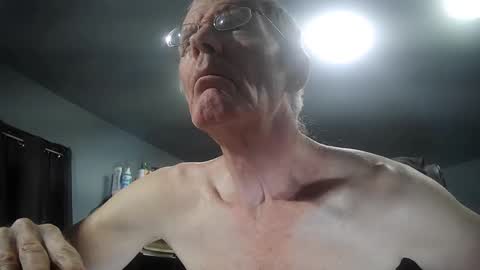 fantasyresort online show from December 2, 4:11 am