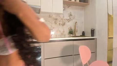 Zoe online show from June 5, 8:58 pm