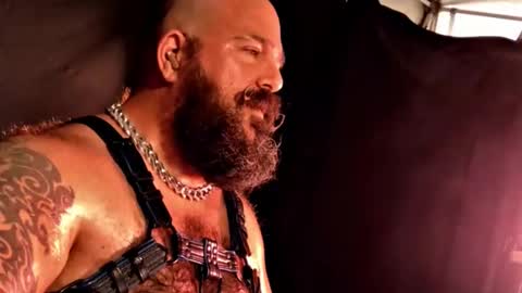 FAT PAPA online show from December 15, 1:40 pm