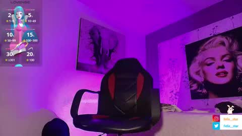 Felix  online show from October 31, 10:43 pm