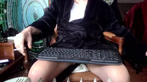 Snapshot of fellatioauto chatting on February 8, 8:21 pm hungnsexy online show from February 8, 8:21 pm
