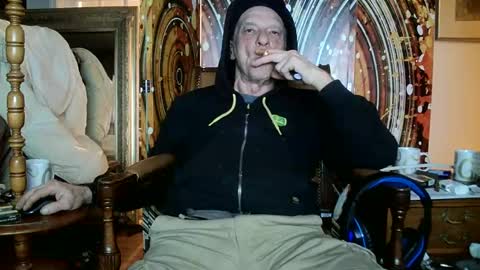 Snapshot of fellatioauto chatting on February 22, 6:39 am hungnsexy online show from February 22, 6:39 am